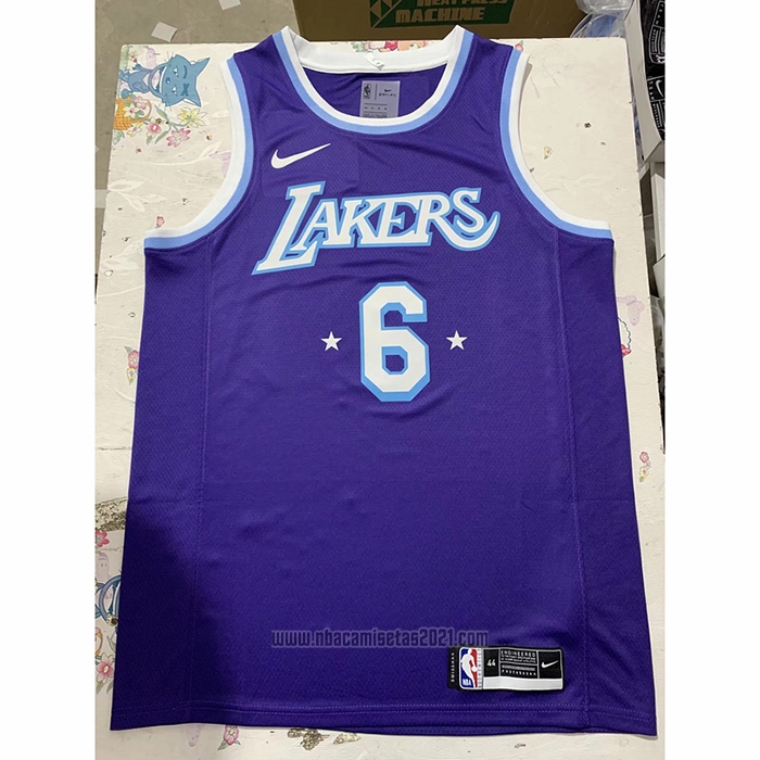 Camiseta Los Angeles Lakers LeBron James #6 Ciudad 2021-22 Violeta